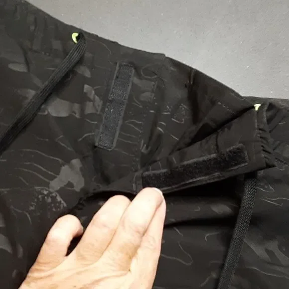 ZeroXposur Black with Lime Accent Color Swim Trunks - Picture 9 of 12